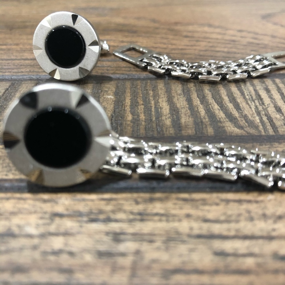 Cuff links with removable chain